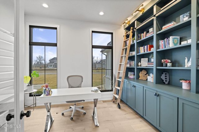 5822 Watermill Court, Monclova, OH 43542