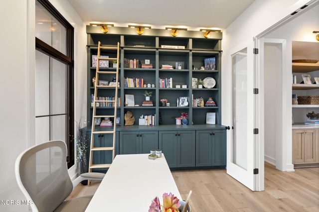 5822 Watermill Court, Monclova, OH 43542