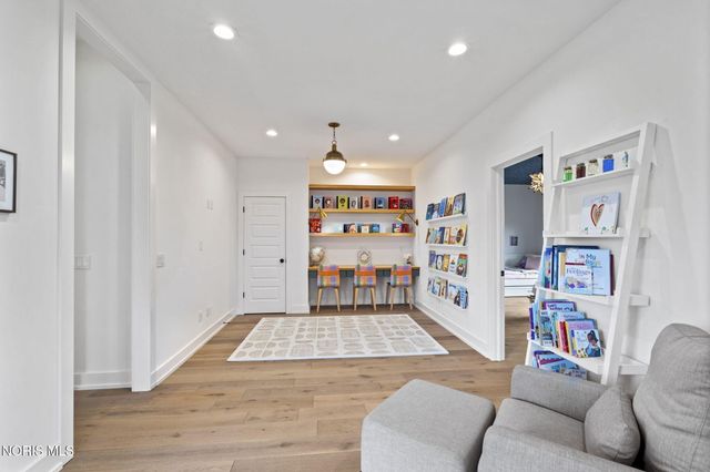 5822 Watermill Court, Monclova, OH 43542