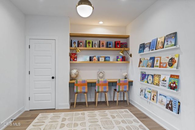 5822 Watermill Court, Monclova, OH 43542