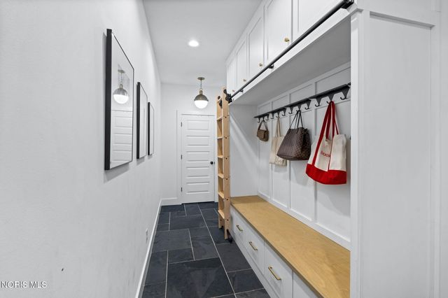 5822 Watermill Court, Monclova, OH 43542