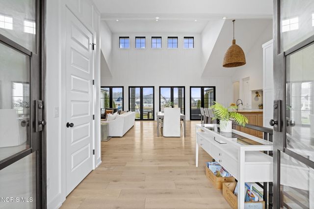 5822 Watermill Court, Monclova, OH 43542