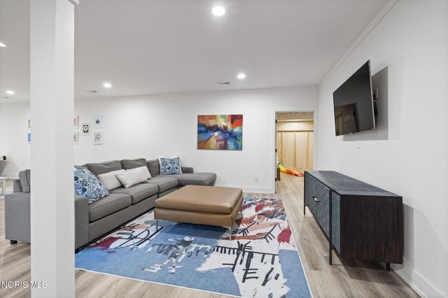 5822 Watermill Court, Monclova, OH 43542