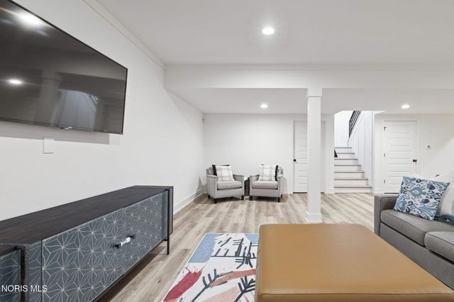 5822 Watermill Court, Monclova, OH 43542