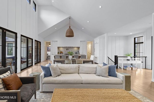 5822 Watermill Court, Monclova, OH 43542