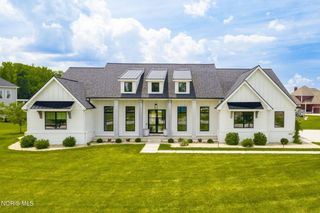 5822 Watermill Court, Monclova, OH 43542