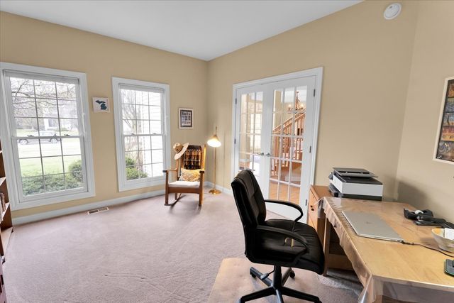 415 Mallard Point Drive, North Aurora, IL 60542