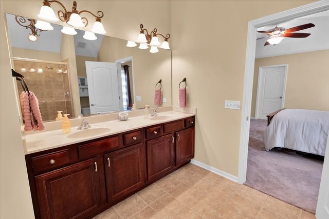 415 Mallard Point Drive, North Aurora, IL 60542