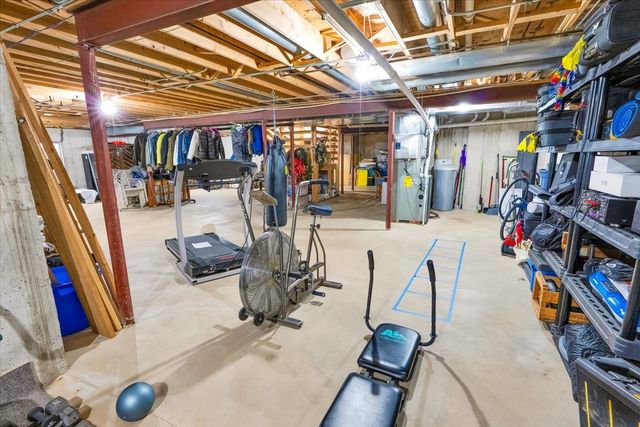 415 Mallard Point Drive, North Aurora, IL 60542