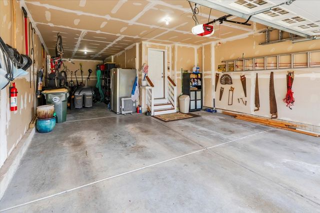 415 Mallard Point Drive, North Aurora, IL 60542