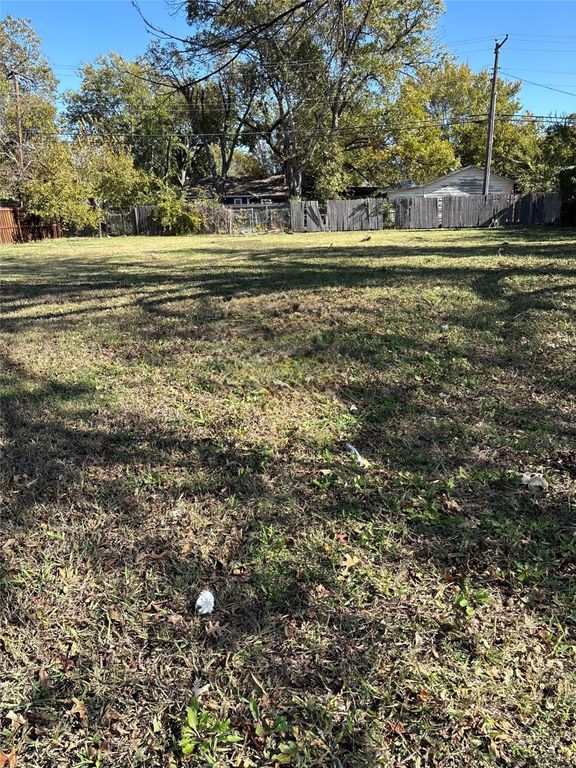 2837 8th Avenue, Fort Worth, TX 76110