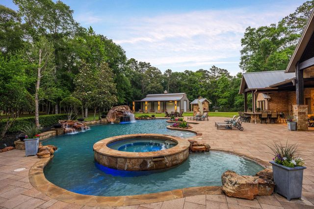 24009 Pack Saddle Trail, New Caney, TX 77357