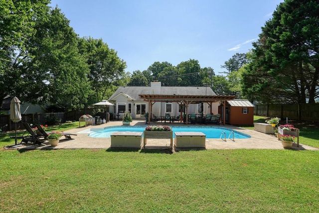 912 River Rock Drive, Woodstock, GA 30188