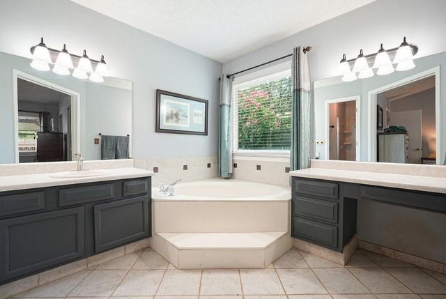 912 River Rock Drive, Woodstock, GA 30188