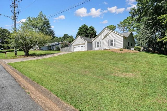 912 River Rock Drive, Woodstock, GA 30188