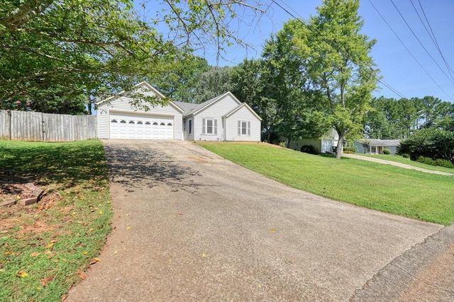 912 River Rock Drive, Woodstock, GA 30188