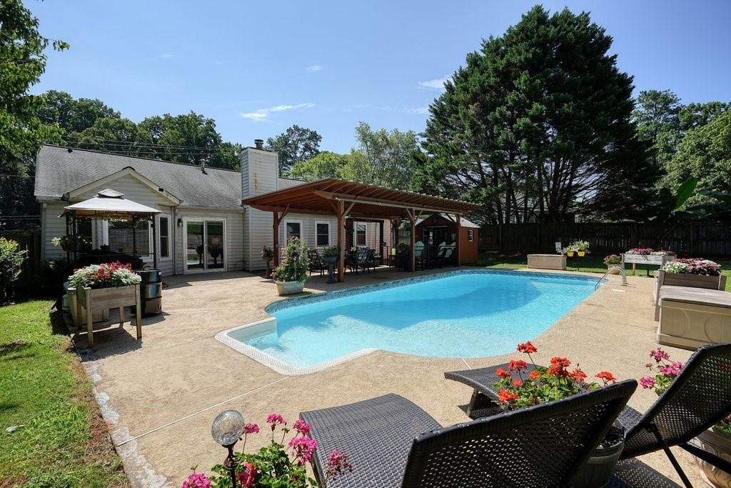 912 River Rock Drive, Woodstock, GA 30188