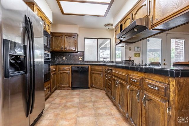 3400 Wrenwood Street, Bakersfield, CA 93309