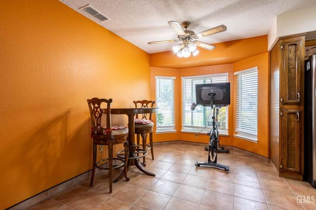 3400 Wrenwood Street, Bakersfield, CA 93309