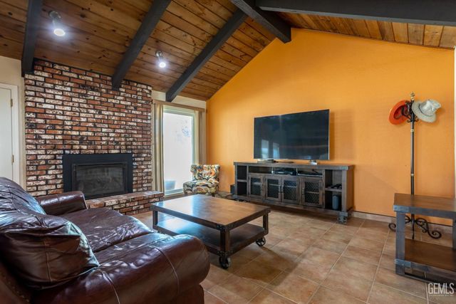 3400 Wrenwood Street, Bakersfield, CA 93309