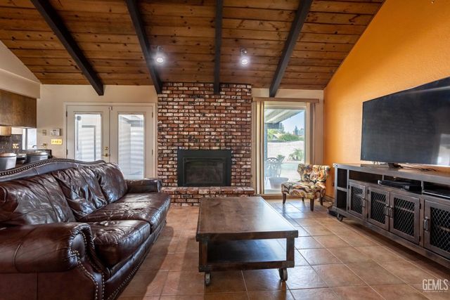 3400 Wrenwood Street, Bakersfield, CA 93309