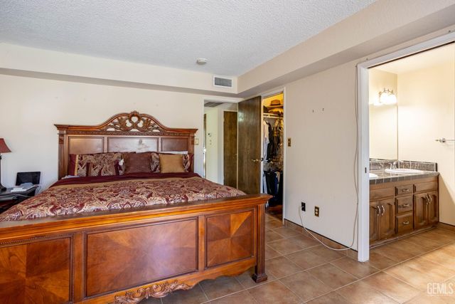 3400 Wrenwood Street, Bakersfield, CA 93309