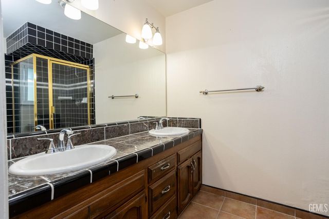 3400 Wrenwood Street, Bakersfield, CA 93309