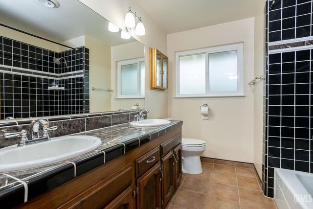 3400 Wrenwood Street, Bakersfield, CA 93309