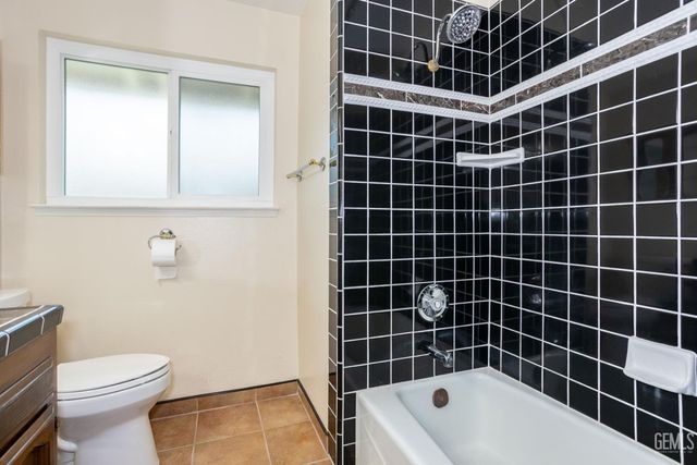 3400 Wrenwood Street, Bakersfield, CA 93309