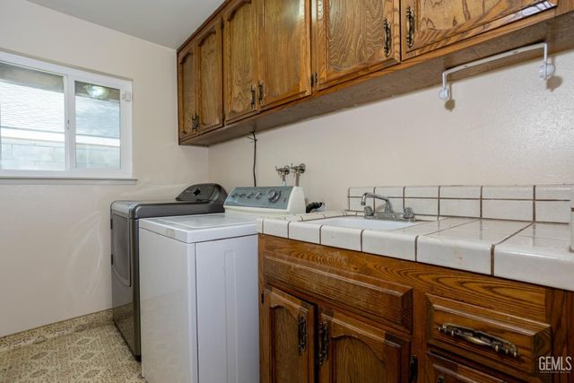 3400 Wrenwood Street, Bakersfield, CA 93309