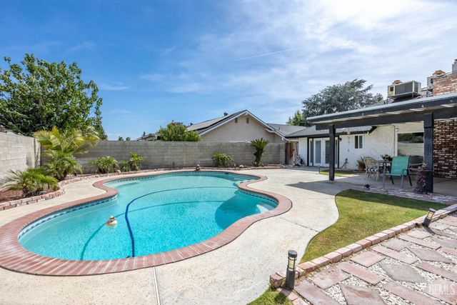 3400 Wrenwood Street, Bakersfield, CA 93309