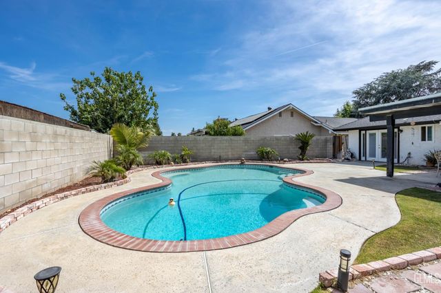 3400 Wrenwood Street, Bakersfield, CA 93309
