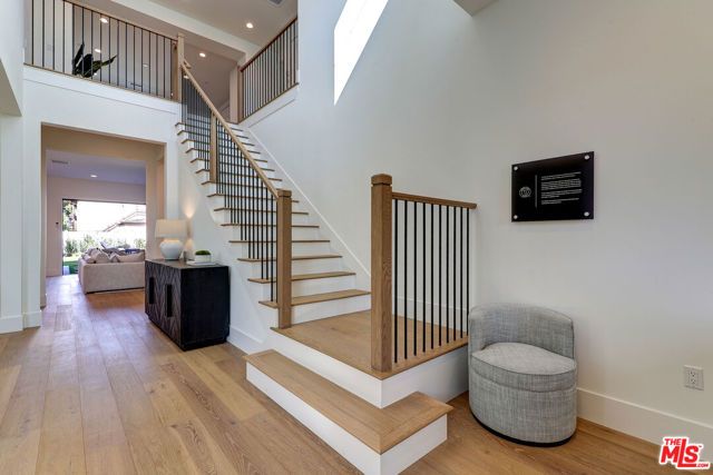 11729 Hartsook Street, Valley Village, CA 91607