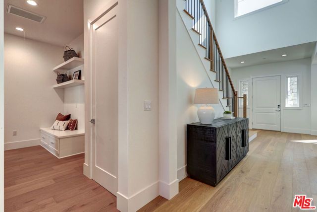 11729 Hartsook Street, Valley Village, CA 91607