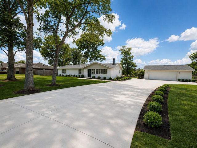 323 Spruce Lake Road, Houston, TX 77336