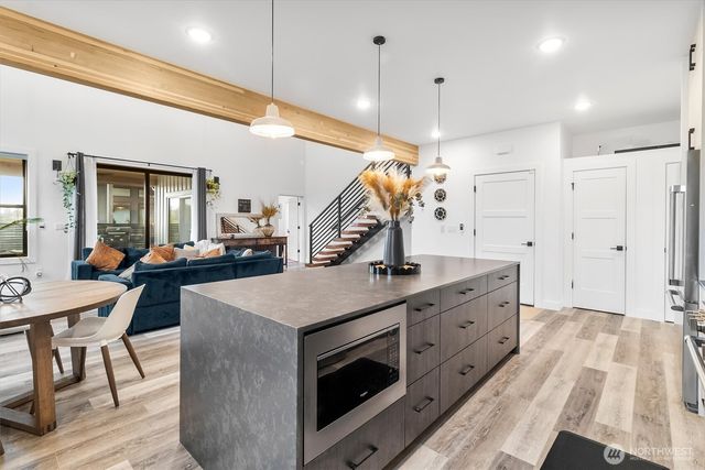 212 Riverwalk Drive, Lynden, WA 98264