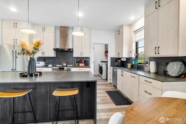 212 Riverwalk Drive, Lynden, WA 98264