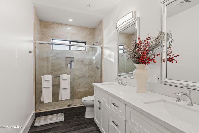 6848 E MEADOWLARK Lane, Paradise Valley, AZ 85253