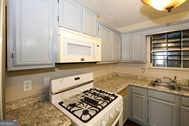 5589 Emerald Glen, Stone Mountain, GA 30088