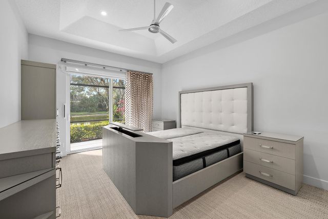 8110 Sandpiper Way, West Palm Beach, FL 33412