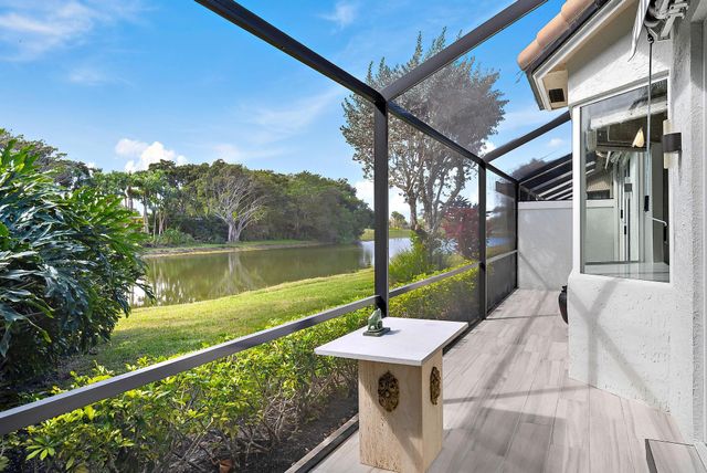 8110 Sandpiper Way, West Palm Beach, FL 33412