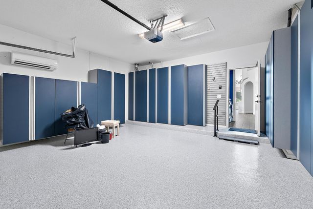 8110 Sandpiper Way, West Palm Beach, FL 33412