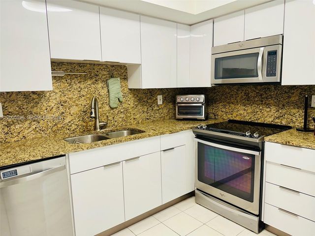 19101 NE 36th Ct 2509, Aventura, FL 33180