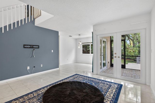 9812 NW 2nd Court, Plantation, FL 33324