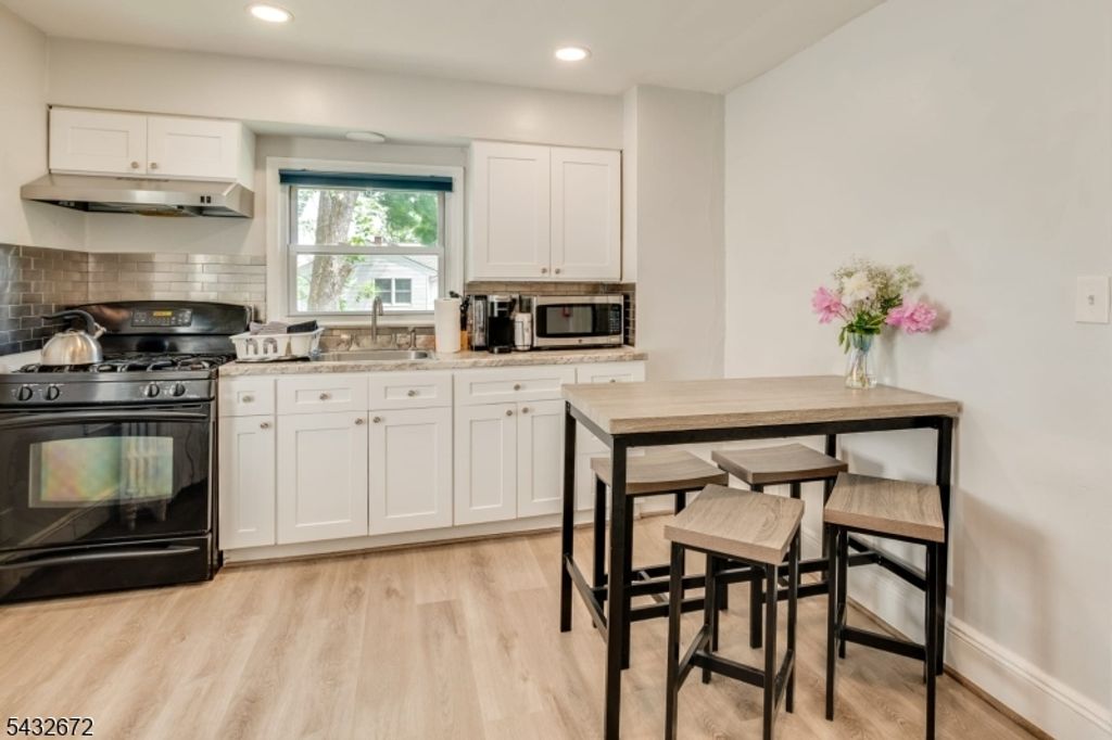 278 High St, Hackensack City, NJ 07601 — photo 4