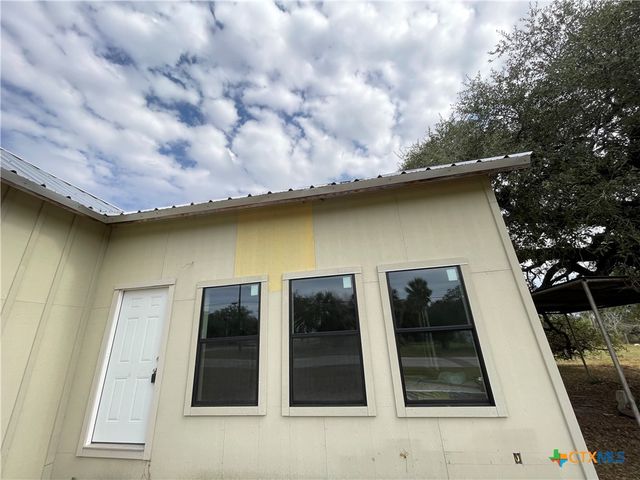 807 E End Street, Goliad, TX 77963