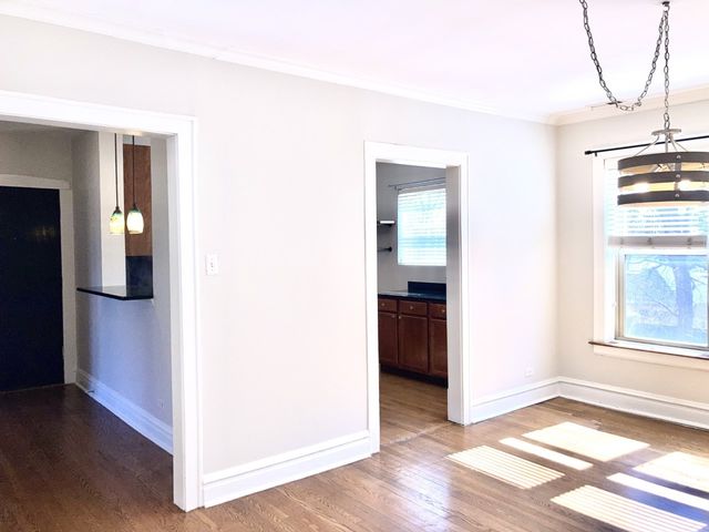 619 Washington Boulevard 2W, Oak Park, IL 60302