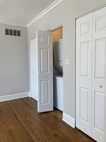 619 Washington Boulevard 2W, Oak Park, IL 60302