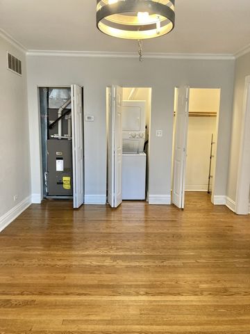 619 Washington Boulevard 2W, Oak Park, IL 60302