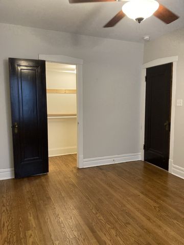 619 Washington Boulevard 2W, Oak Park, IL 60302